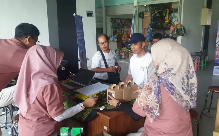 BPJS Ketenagakerjaan Surabaya Darmo Aktivasi Pasar KKBC di Fresh Market Kutisari