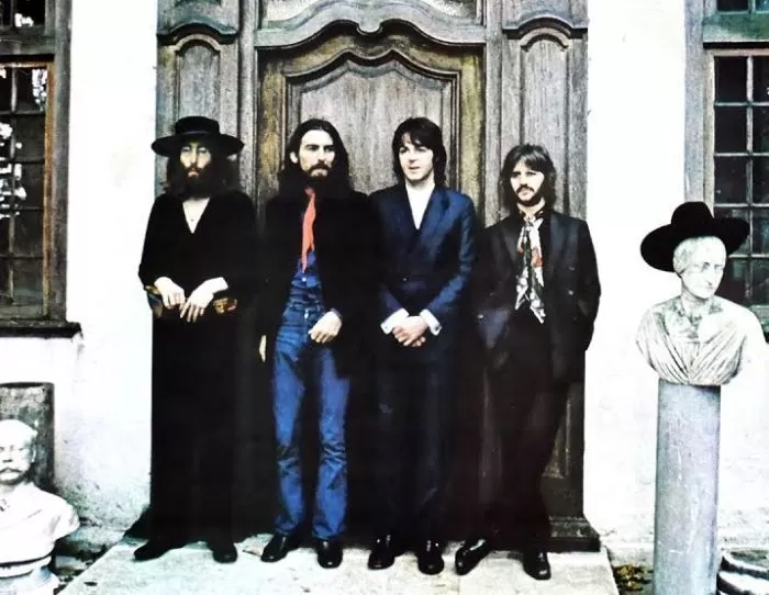 Bubarnya The Beatles, John Lennon Paling Akhir Tandatangani Pembubaran Grup