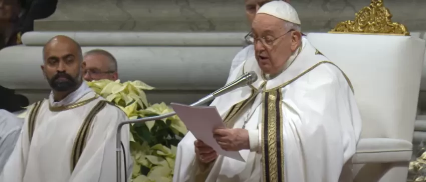 Nasihat Paus Fransiskus Pada Perayaan Natal: Tuhan Yang Tidak Terbatas Menjadi Terbatas Demi Kita