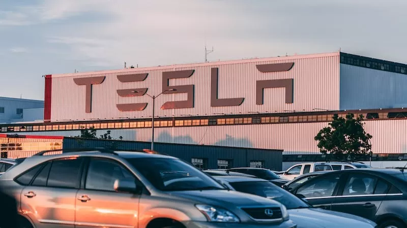 Pabrik Kendaraan Listrik Tesla Luncurkan Proyek Megapack di China: Inovasi Baterai dan Pioner Revolusi Energi Hijau