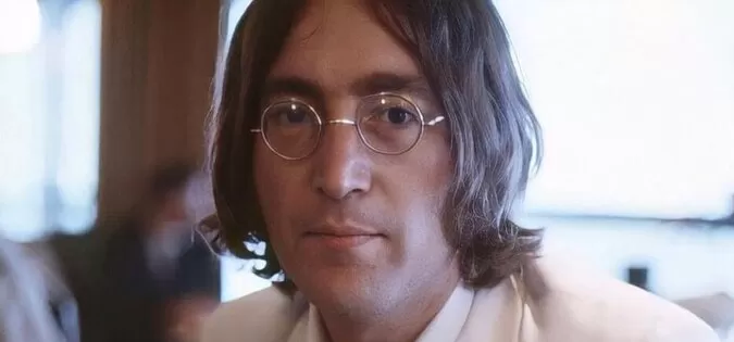Usai Mengundurkan Diri dari The Beatles, John Lennon Tampil sebagai Nara Sumber di Man of The Decade
