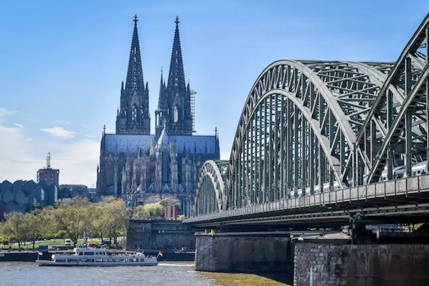 Polisi Bekuk Tiga Orang yang Diduga Akan Lakukan Penyerangan Katedral Cologne Jerman di Malam Tahun Baru