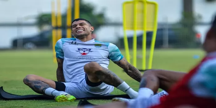 Pemain Persib Mulai Jalani Latihan Individu Jelang Lanjutan Liga 1 Indonesia