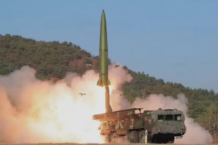 Korea Utara Kembali Pamer Rudal Balistik SRBM Terbaru, Kali Ini Hwasong 11 Siap Bantu Rusia Hajar Ukraina
