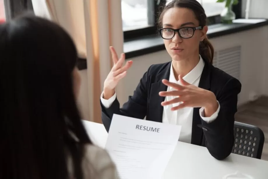 Takut Interview dengan HRD? Ini 4 Tips Lancar Wawancara Kerja buat Kamu yang Masih Sering Grogian