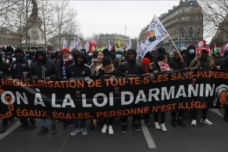 Ribuan Pengunjuk Rasa Turun ke Jalan di Paris, Protes UU Imigrasi Kontroversial yang Dianggap Diskriminatif dan 'Rasis'