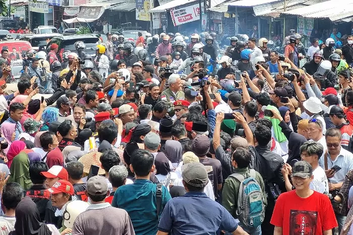 Kampanye di Pekalongan, Jawa Tengah, Ganjar Pranowo Disambut Antusias Warga Masyarakat