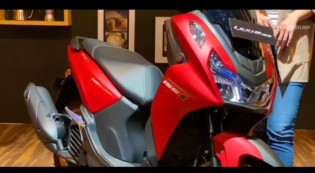 Merah Membara Sudah Ada di Dealer, Yamaha Lexi 155 Dek Rata Menjadi Sosok Pengganti Nmax, Harganya 20 Jutaan Aja!