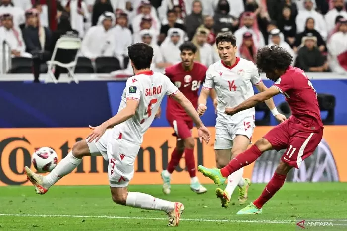 Menang 1-0 Atas Tajikistan, Tuan Rumah Qatar Jadi Tim Pertama Yang Maju ke Babak 16 Besar Piala Asia 2023