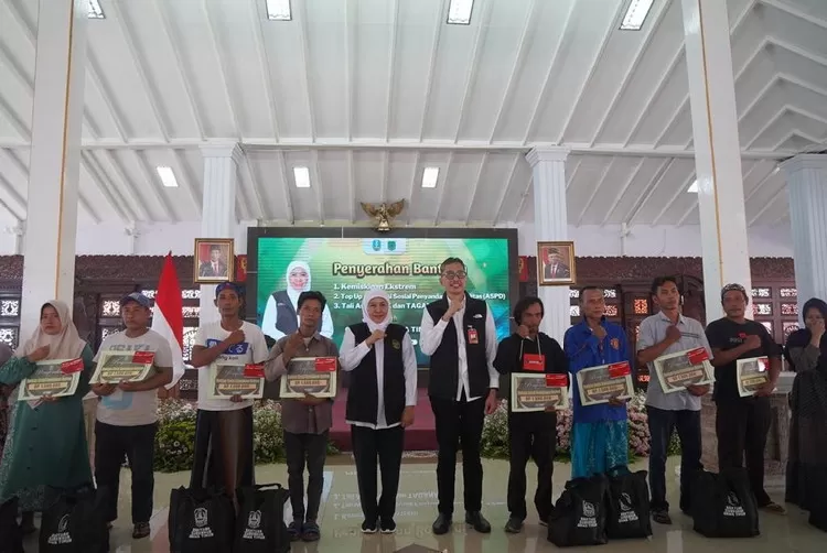 Bank Jatim Dukung Penyaluran Bansos Pemprov Jawa Timur Untuk Kemiskinan Ekstrem