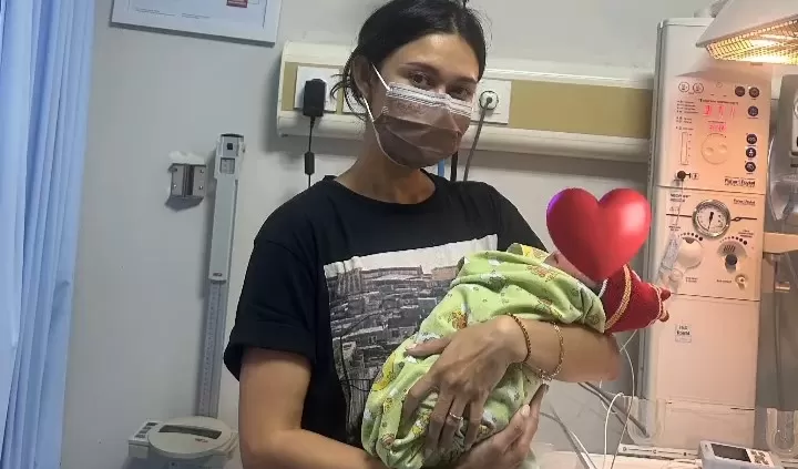 Temukan Bayi di Semak Belukar Dekat Rumahnya, Nana Mirdad Pilih Antarkan Bayi Tersebut ke Dinas Sosial