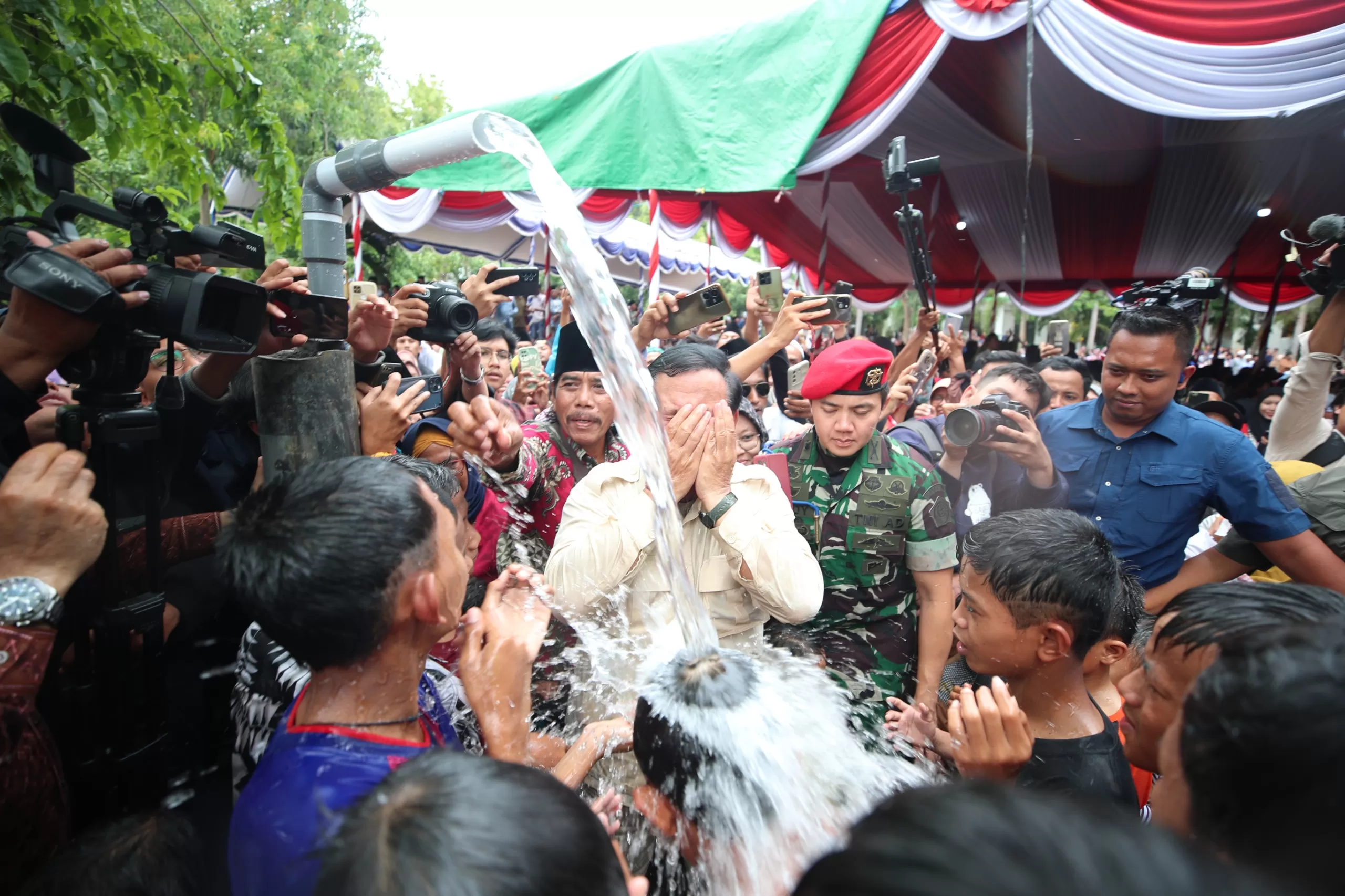 Ide Program Air Bersih Prabowo Berawal Dari Aspirasi Masyarakat saat Kunjungan bersama Jokowi