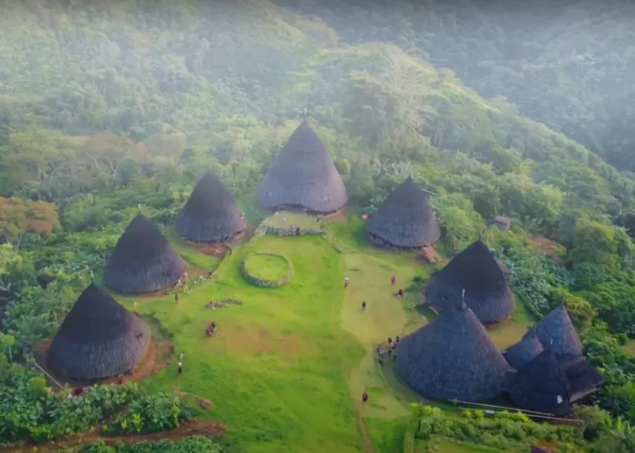 Bagaikan Negeri di Atas Awan, Desa Unik Ini di Nusa Tenggara Timur Ini Menjadi Situs Warisan Budaya Dunia