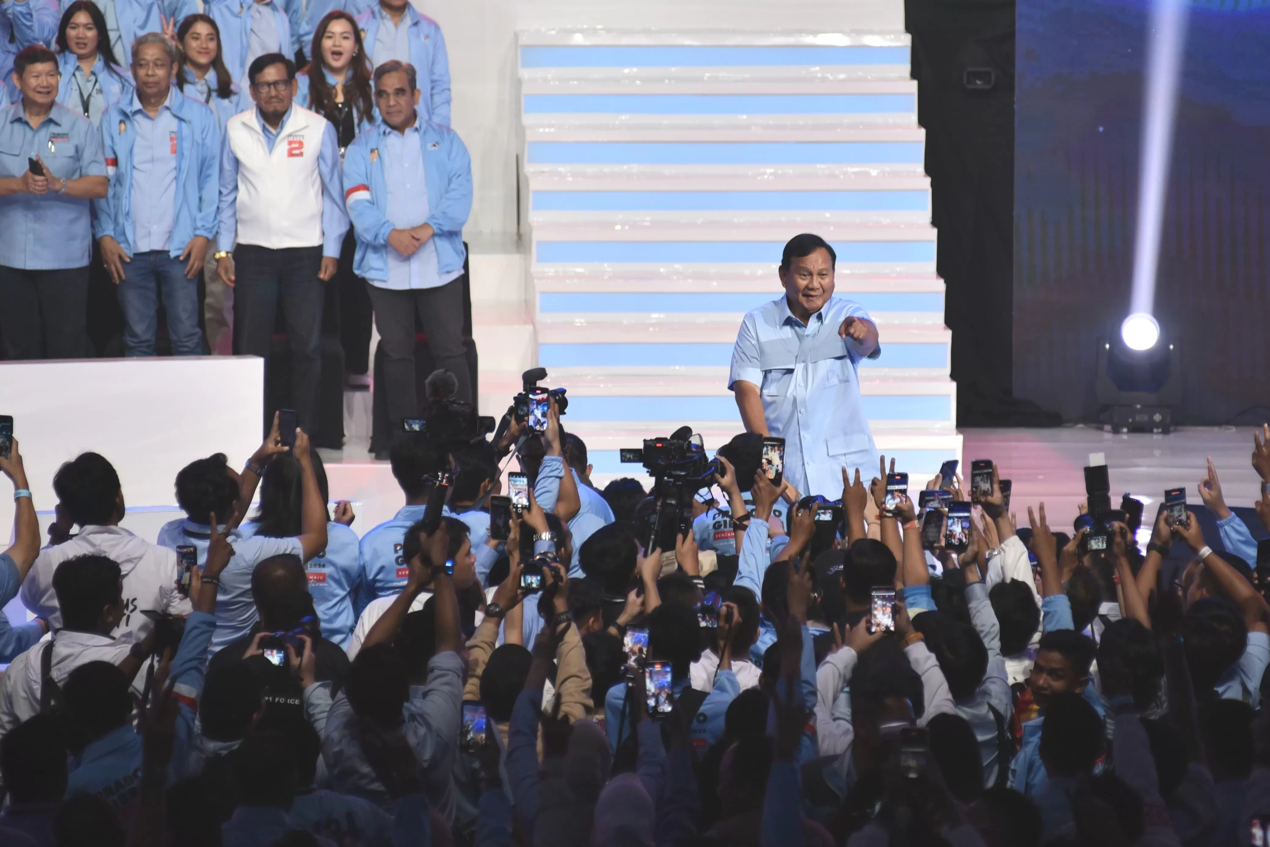Kegembiraan Warga Subang Bertemu Prabowo, Doakan Menang Satu Putaran