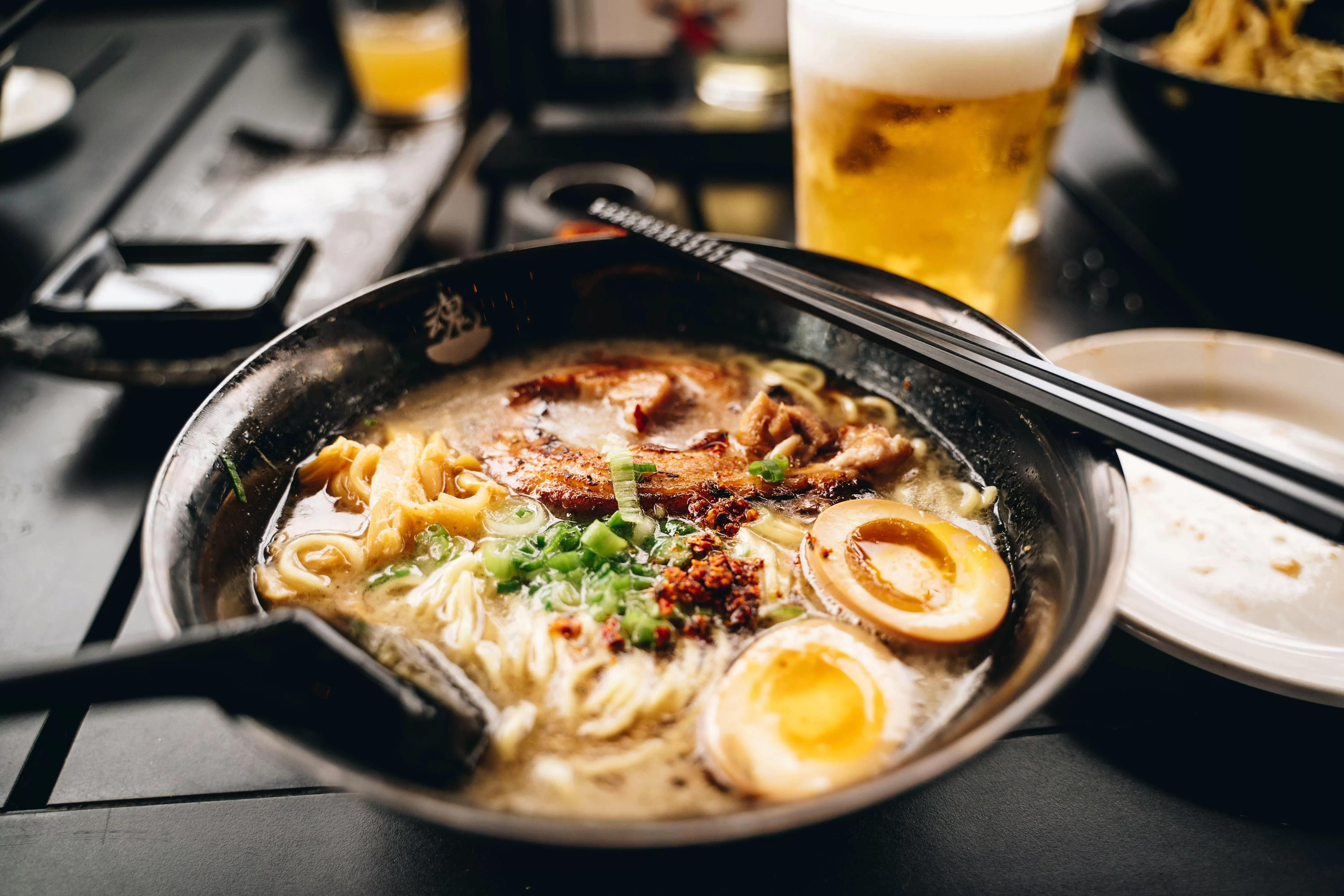 4 Rekomendasi Kedai Ramen Paling Enak di Bandung, Nikmati Sensasi Makan Seperti di Negeri Jepang
