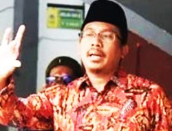 Membiru di Rabu Biru, Prabowo Tegaskan Pentingnya Melanjutkan Pembangunan