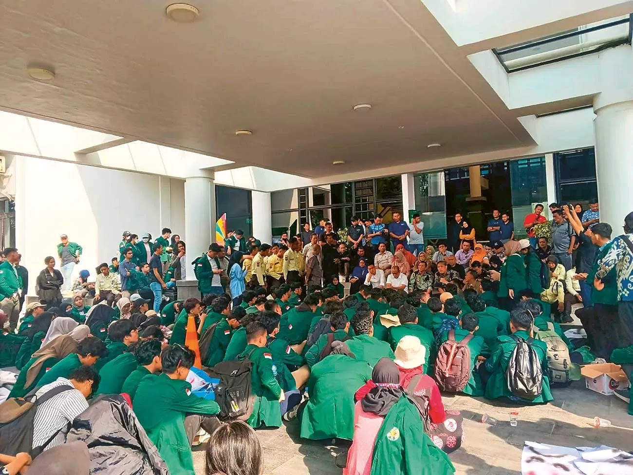 Tolak Kenaikan, Mahasiswa UIN Syarif Hidayatullah Jakarta Siapkan Gugatan Hukum