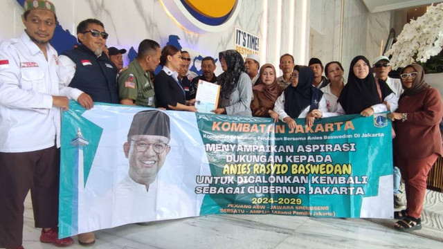Datangi NasDem Tower, Relawan Minta Surya Paloh Segera Usung Anies untuk Pilgub Jakarta