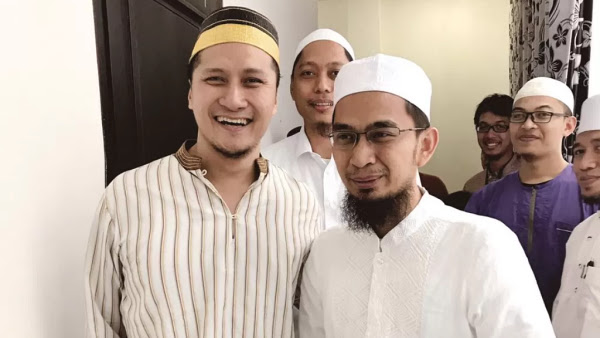 Arie Untung Patah Hati Lihat UAH Diserang Jemaah Salafi: Katanya Berilmu Kok Mengkafirkan Ulama?