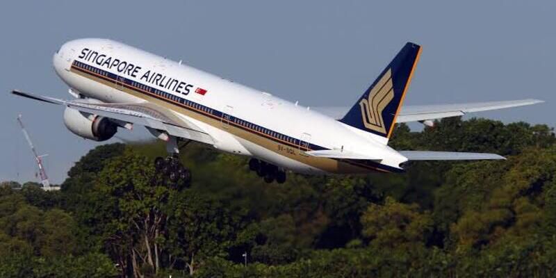 Maskapai Singapore Airlines Raup Laba Rp31 Triliun, Karyawan Ketiban Bonus 8 Kali Gaji